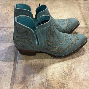 EUC Roper Women’s Ava Ankle Bootie Size 8